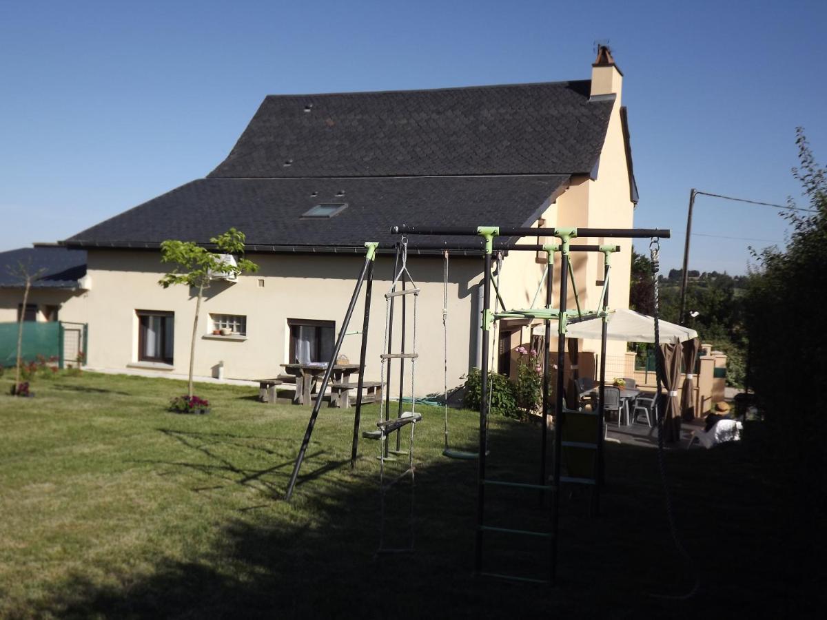 Gite La Baraque Najac Bagian luar foto